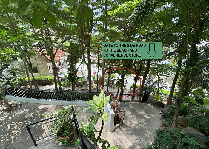 Stylish Penthouse With Panoramic Views At Icon Park