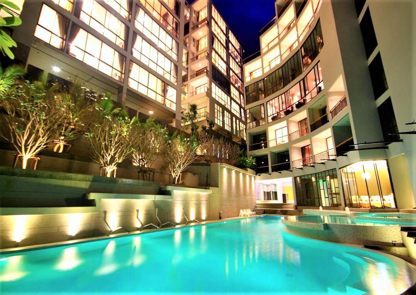 Stylish Penthouse With Panoramic Views At Icon Park *