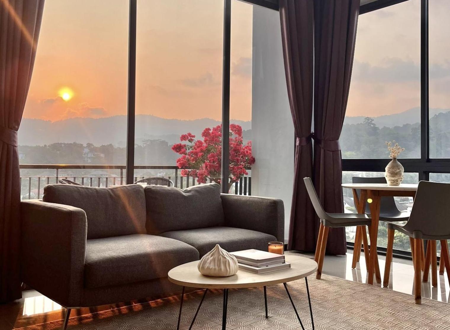 Stylish Penthouse With Panoramic Views At Icon Park Apartment *