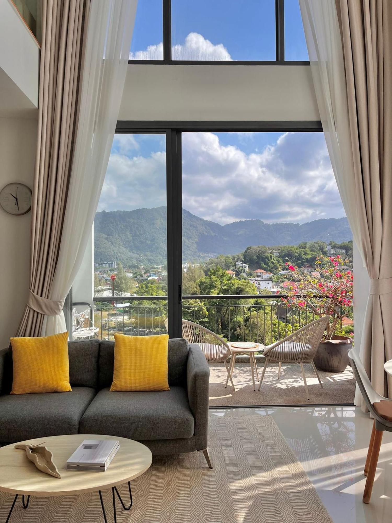 Stylish Penthouse With Panoramic Views At Icon Park Apartment *